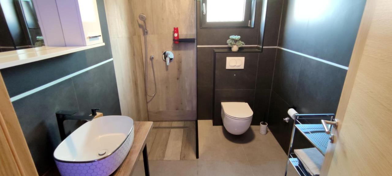Spacious Modern Apartment Biograd Na Moru Exterior foto